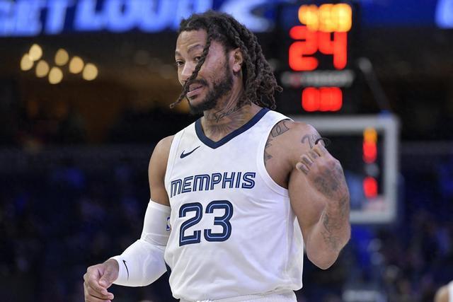 内维尔、赖特谈萨卡：他看起来完全不对劲，像还没康复就匆忙复出